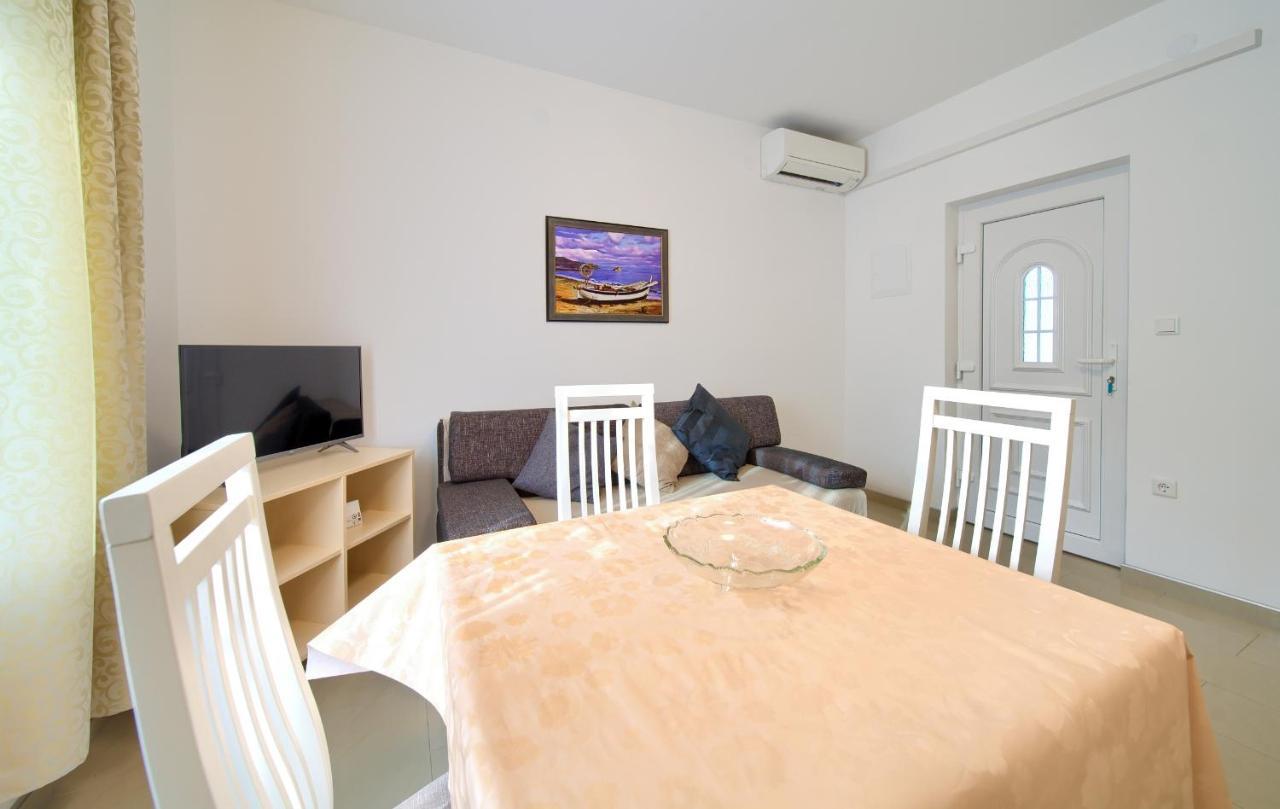 Apartmani Mara Matic Malinska Dış mekan fotoğraf